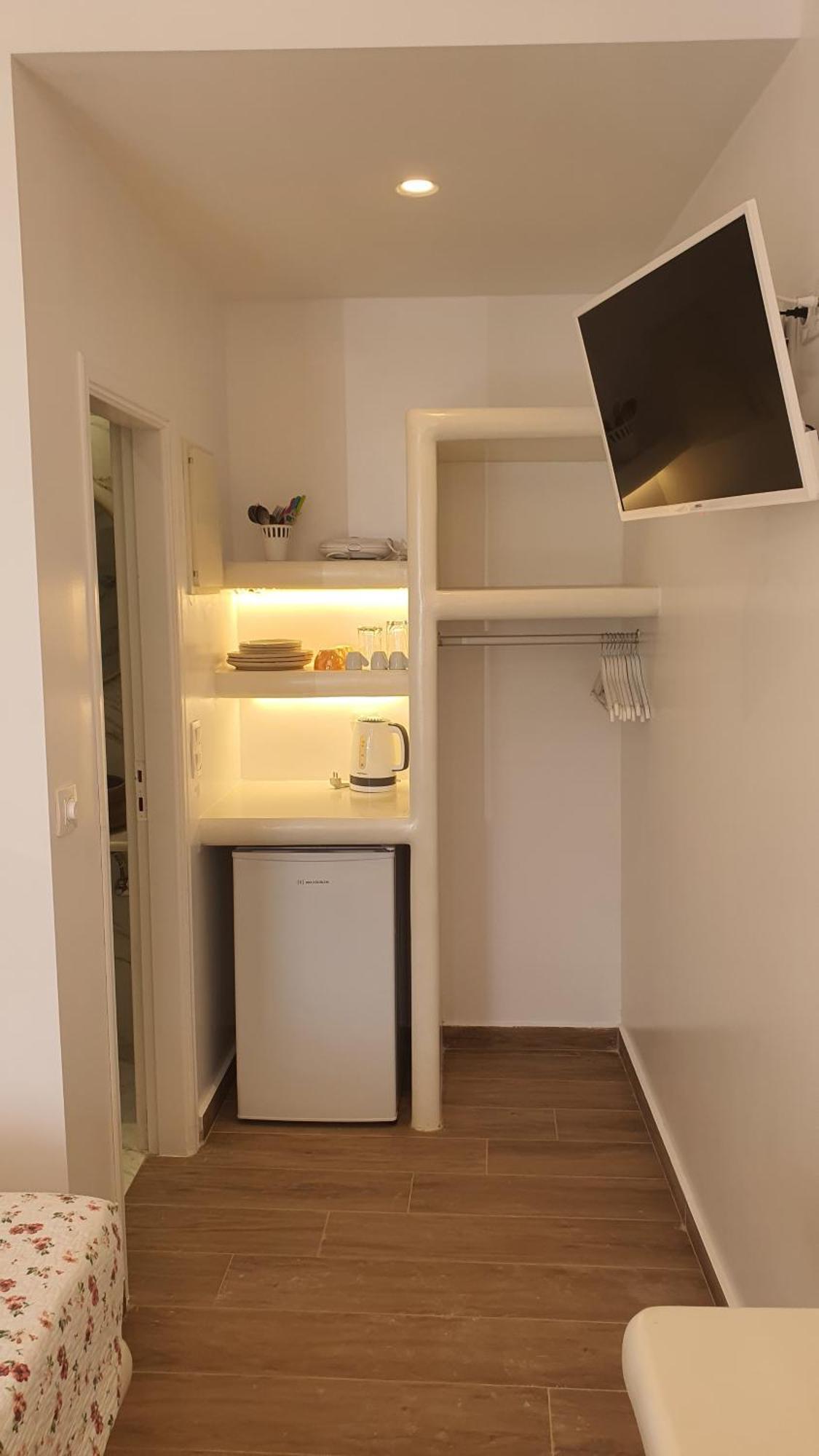 Augusta Studios & Apartments Naousa  Bagian luar foto