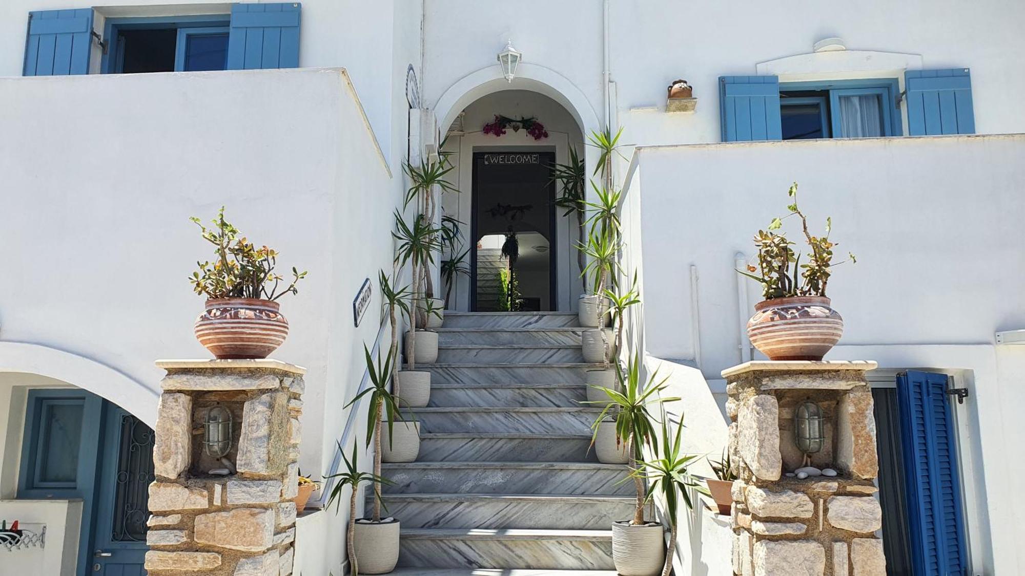 Augusta Studios & Apartments Naousa  Bagian luar foto