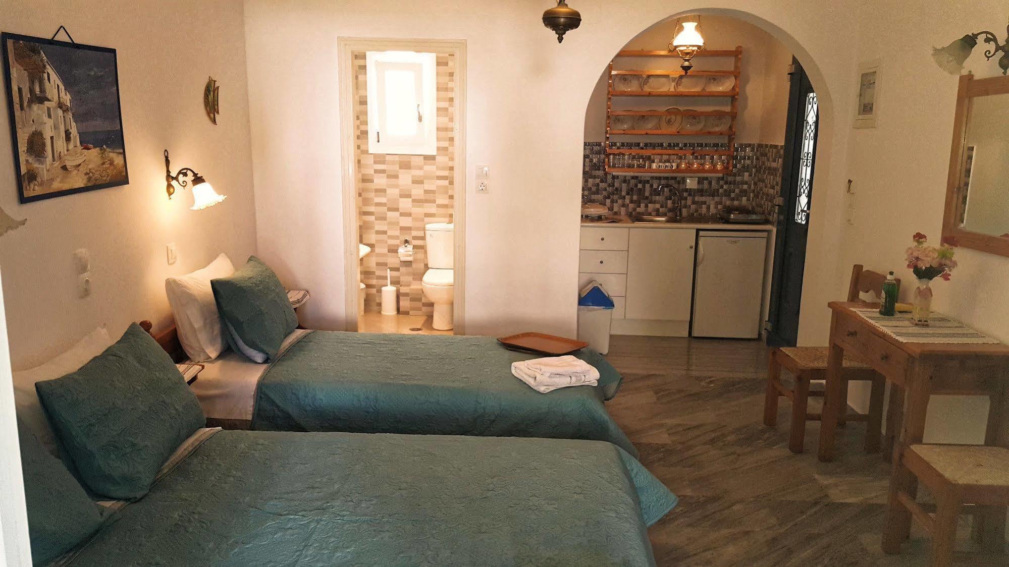 Augusta Studios & Apartments Naousa  Bagian luar foto